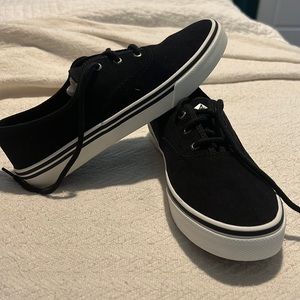 Brand New 8.5 Women’s Black Canvas Sperry